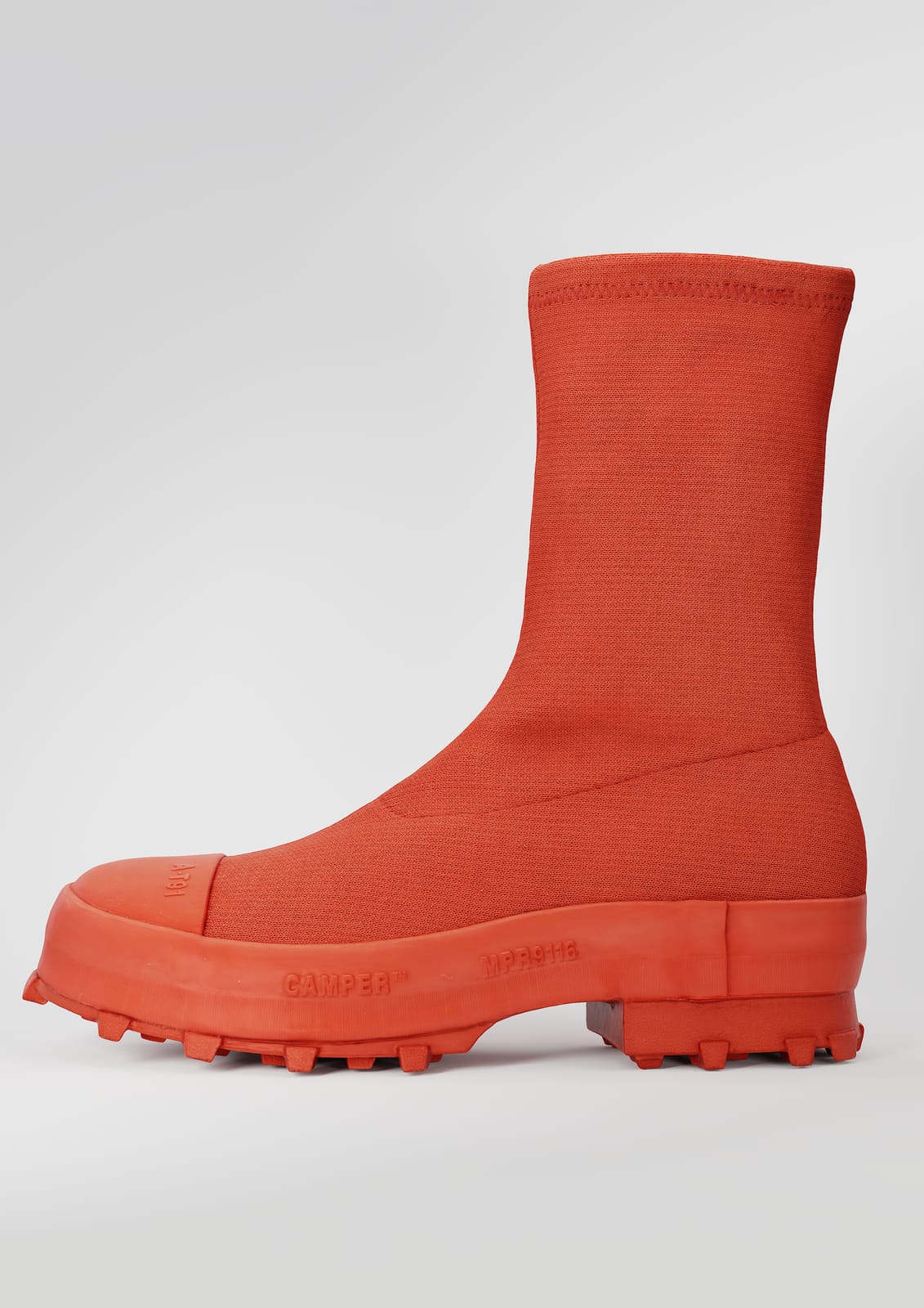 Red Camper Traktori boot, vertical 3D render